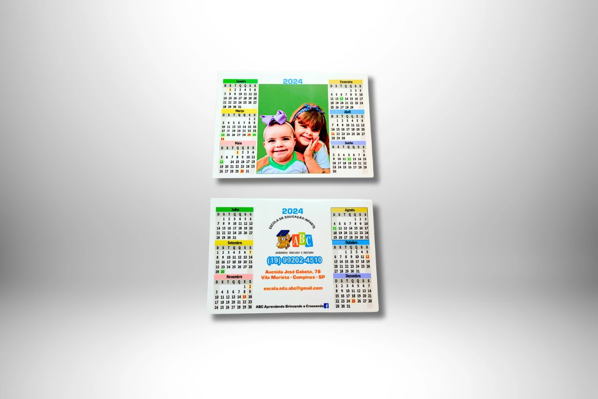 Calendários escolares personalizados com foto e logo