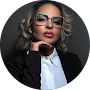 Crachás Personalizados para Empresas | Suprecard 9 Depoimento de cliente satisfeita com os crachás personalizados de alta qualidade e entrega rápida.